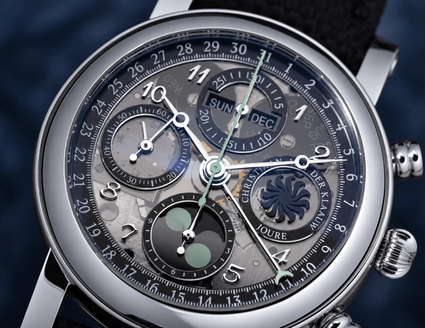 Ariadne chronograph with complete calendar and moon phase on a grey dial