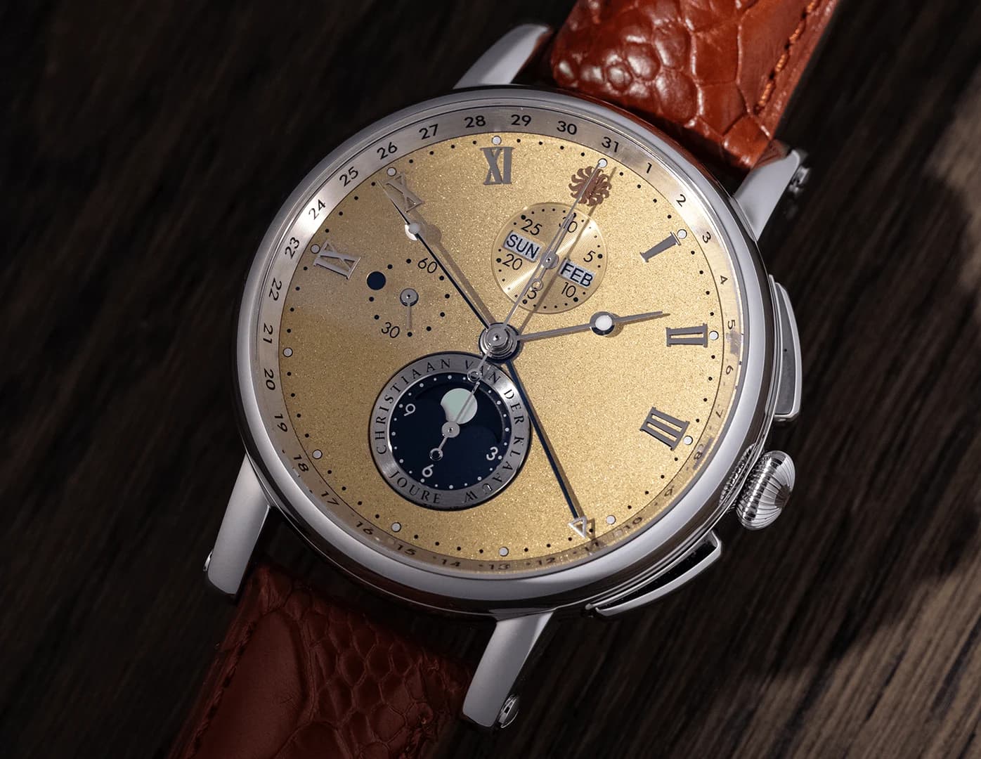 Hypernova in gold with calendar windows and moon phase