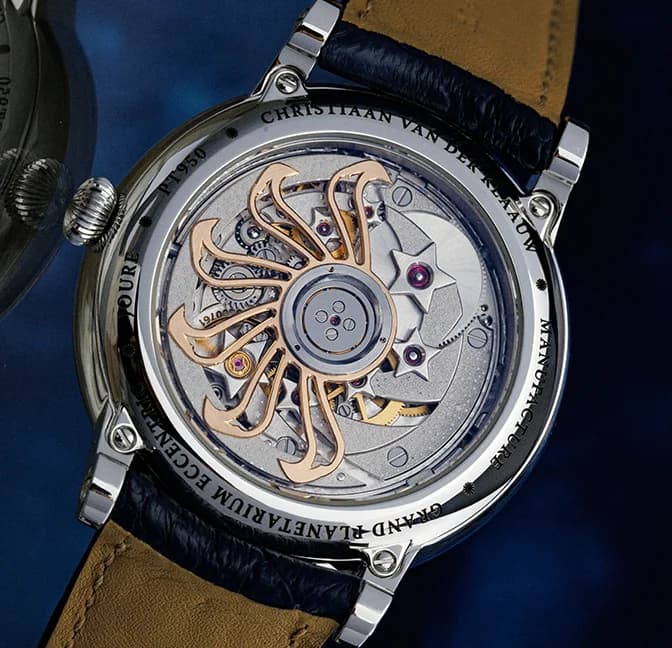 The manufacture movement seen through the caseback