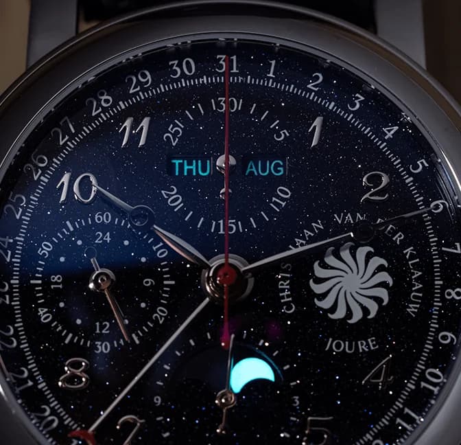 Ariadne Aventurine Blue, in low light, Super-LumiNova glowing