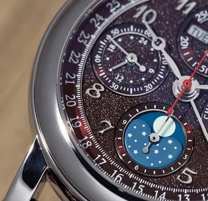 Ariadne Maroon, close-up of the moon phase and calendar
