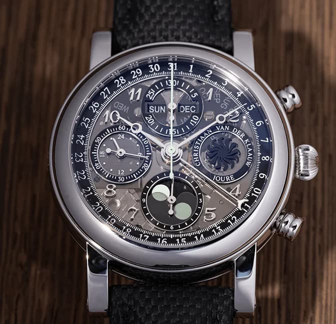 Ariadne Sapphire Smoked Black, front view