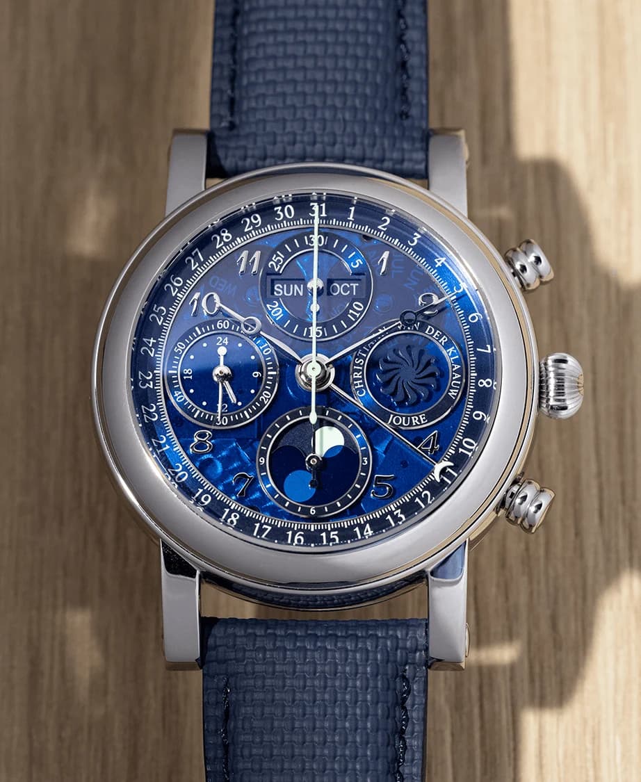 Ariadne dial with chronograph counters, calendar and moon phase