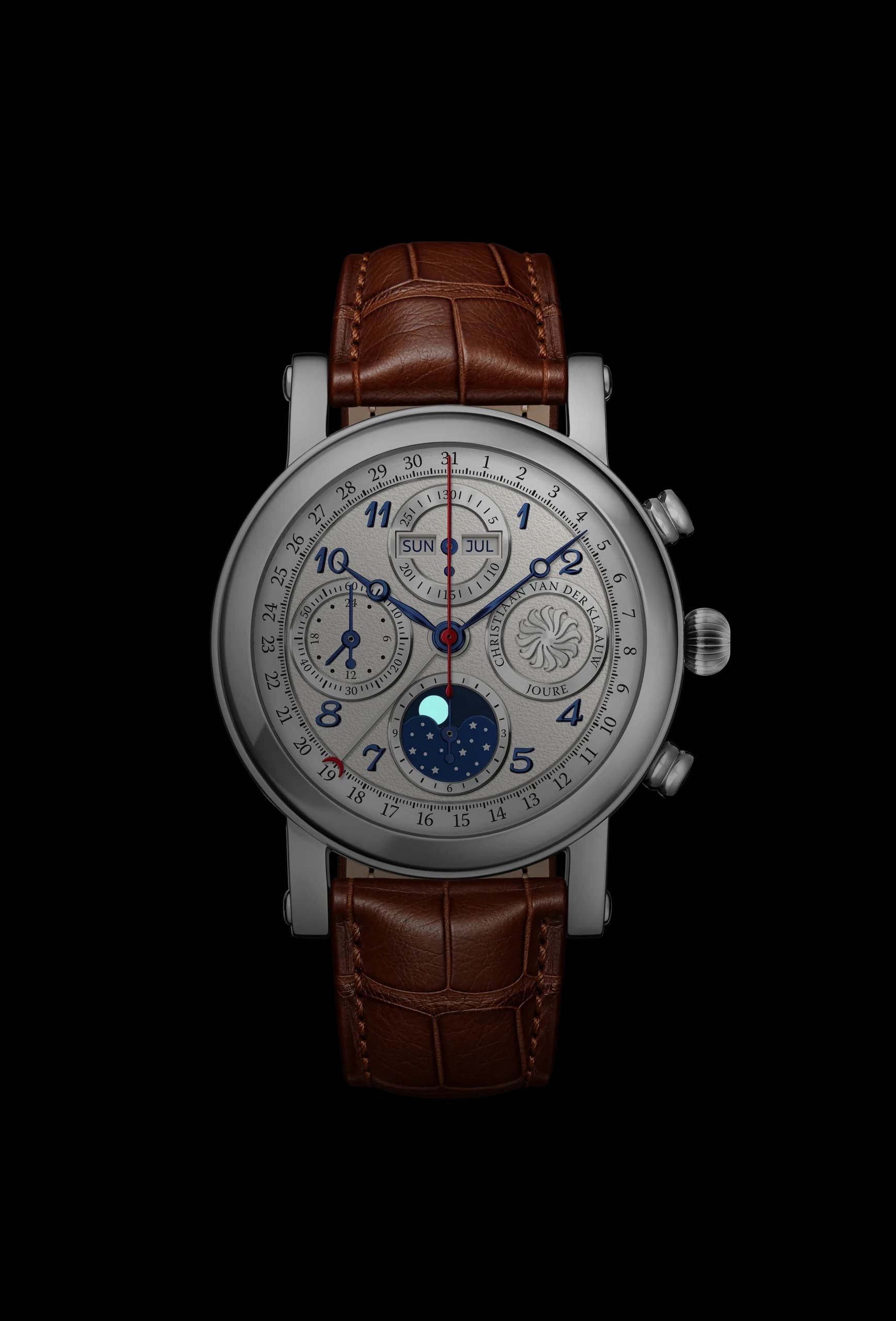 Ariadne White in the dark: the moon phase glowing