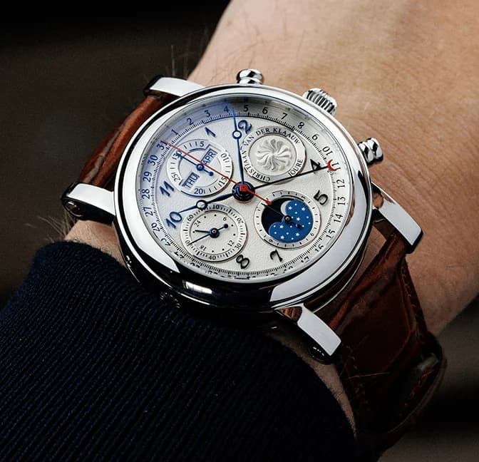 Ariadne White, on the wrist