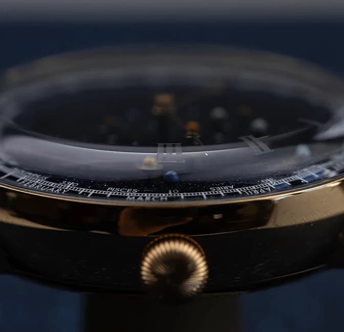 Side view of the rose gold case and crown
