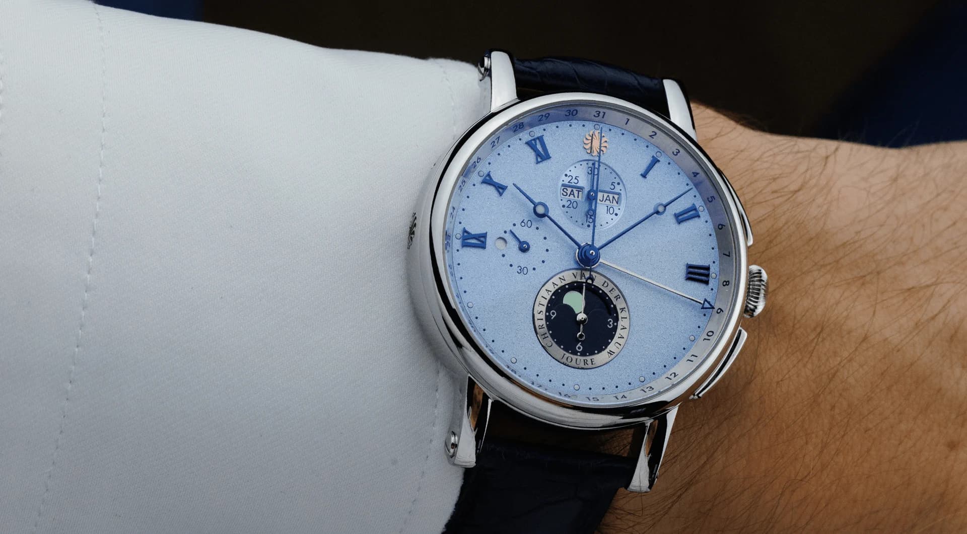 Hypernova Givrée Blue in stainless steel with a light-blue givrée dial