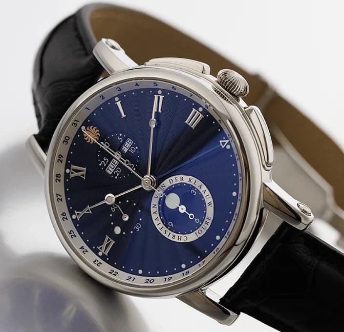 Hypernova Guilloché Black, three-quarter view