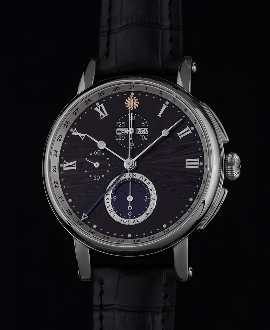 Hypernova dial with chronograph counters, calendar and moon phase