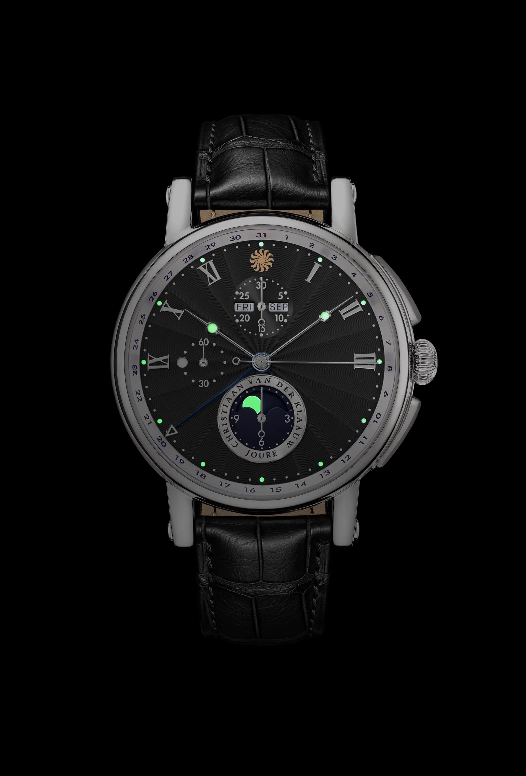Hypernova Guilloché Black in the dark: the Super-LumiNova markers, hands and moon glowing