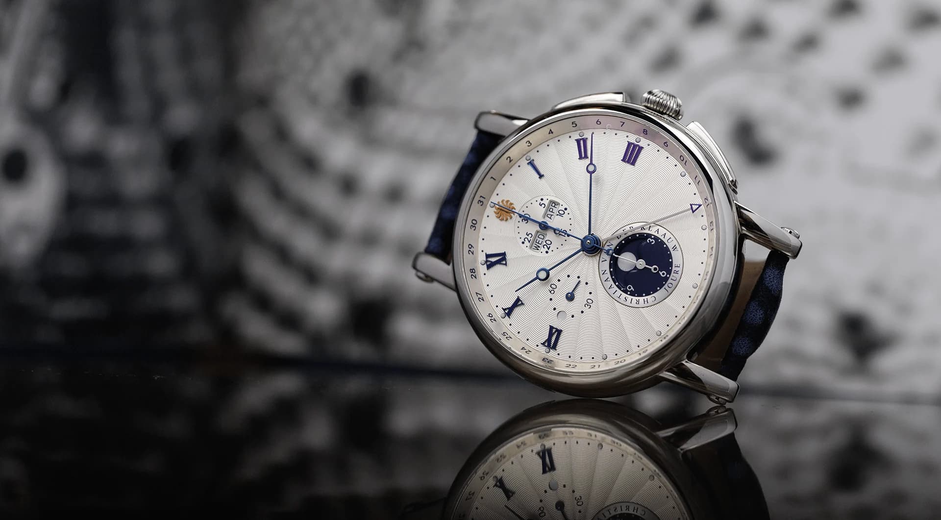Hypernova Guilloché White in stainless steel with a white guilloché dial