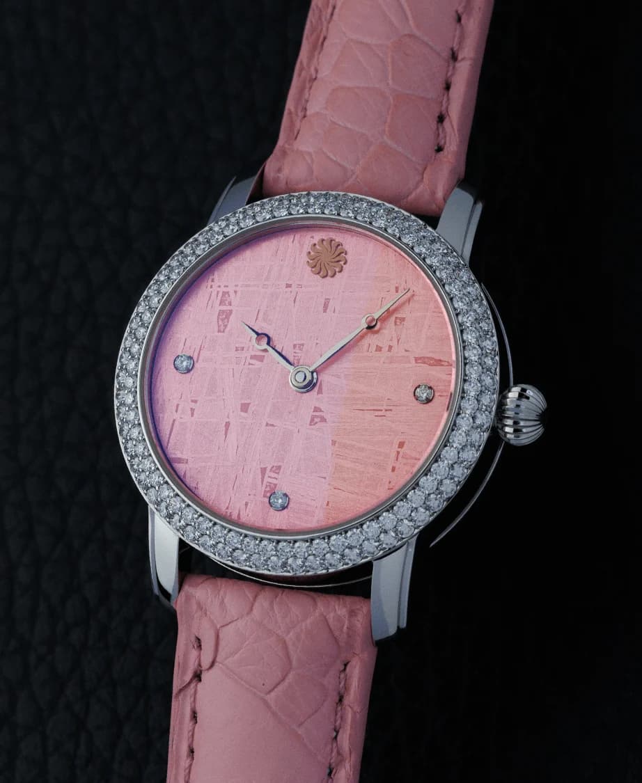 Lady Orion Stardust Pink Meteorite Diamonds, the hours and minutes