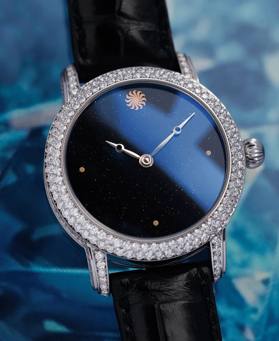 Lady Orion Stardust Steel Full Diamond, the hours and minutes