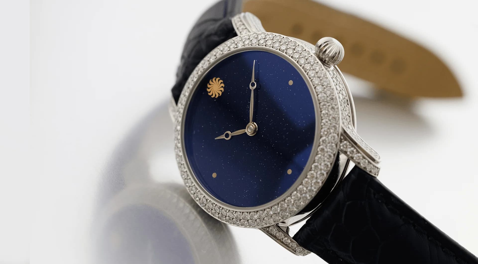 Lady Orion Stardust White Gold Full Diamond on the wrist