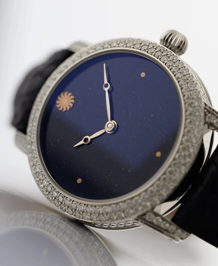 Lady Orion Stardust White Gold Full Diamond, the hours and minutes