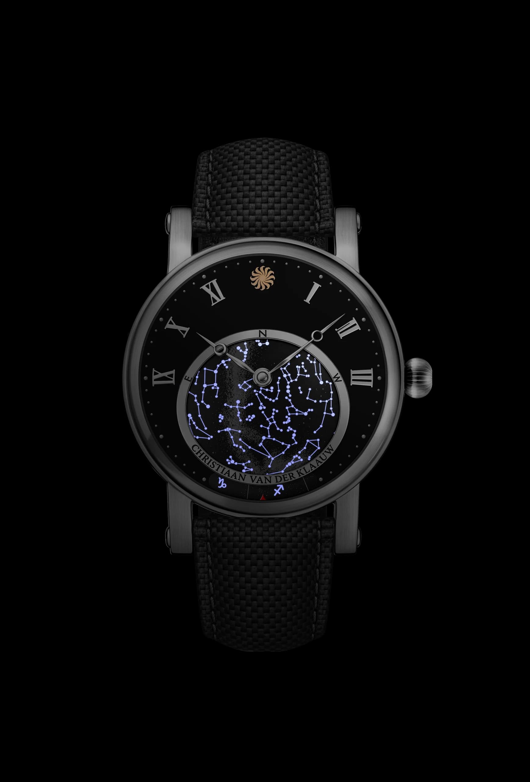 Orion Matt Black in the dark: the luminous details of the celestial display glowing