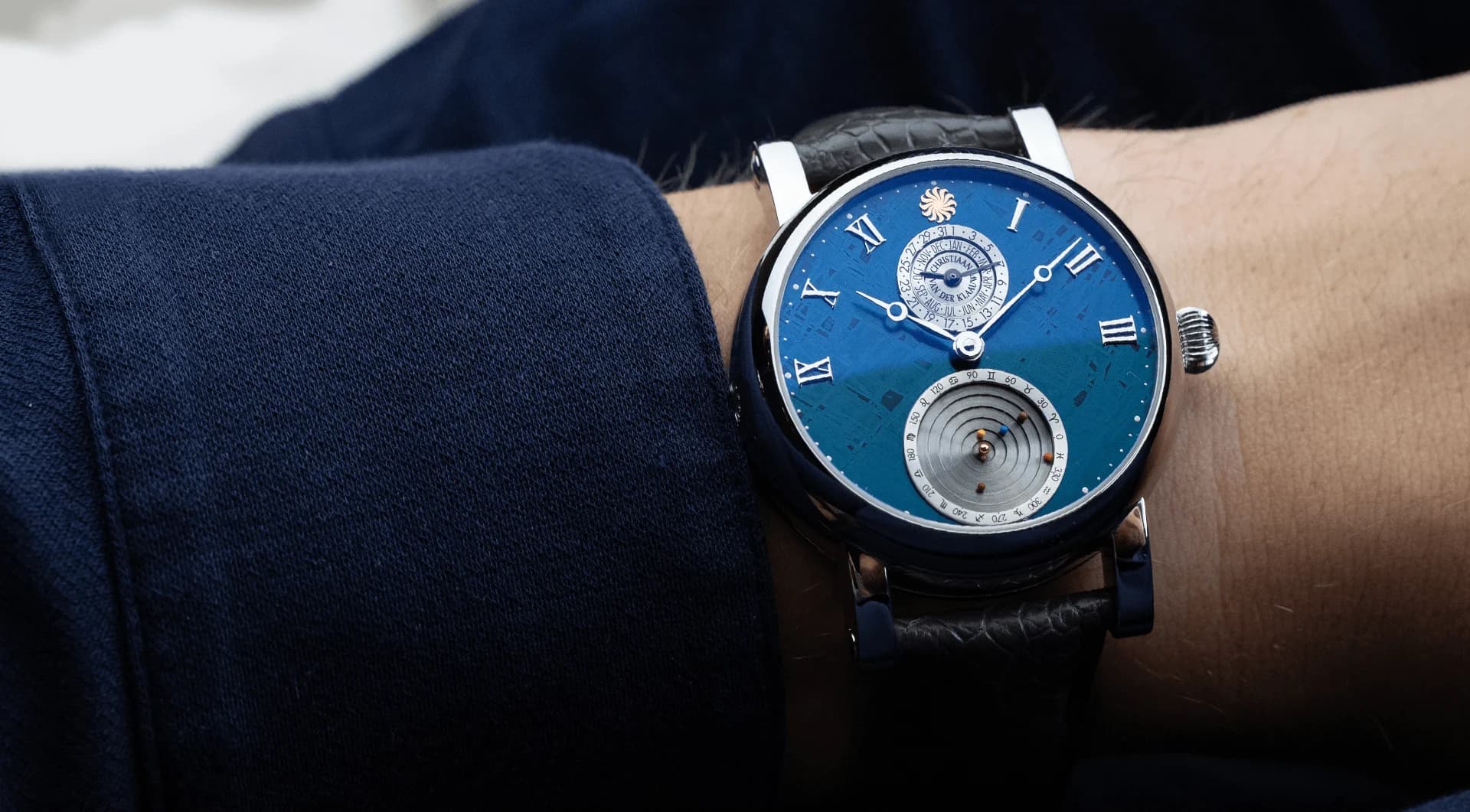 Planetarium Blue Meteorite in stainless steel with a blue meteorite dial