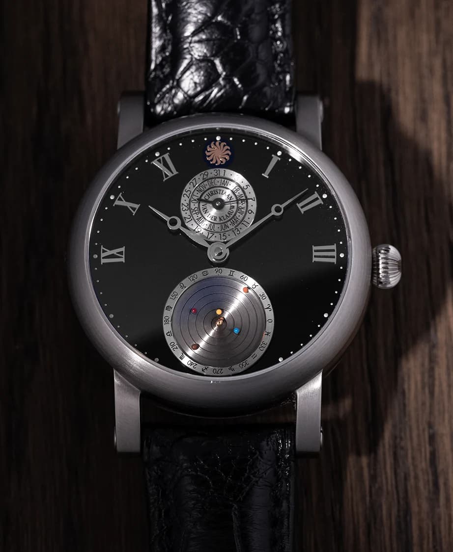 Planetarium Onyx dial with the Planetarium at 6 o'clock
