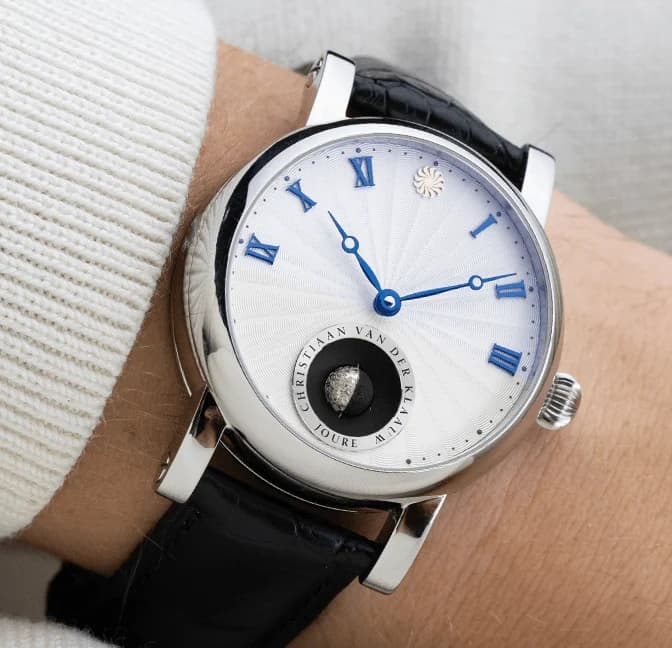 Real Moon Joure Guilloché White White Gold, detail 1