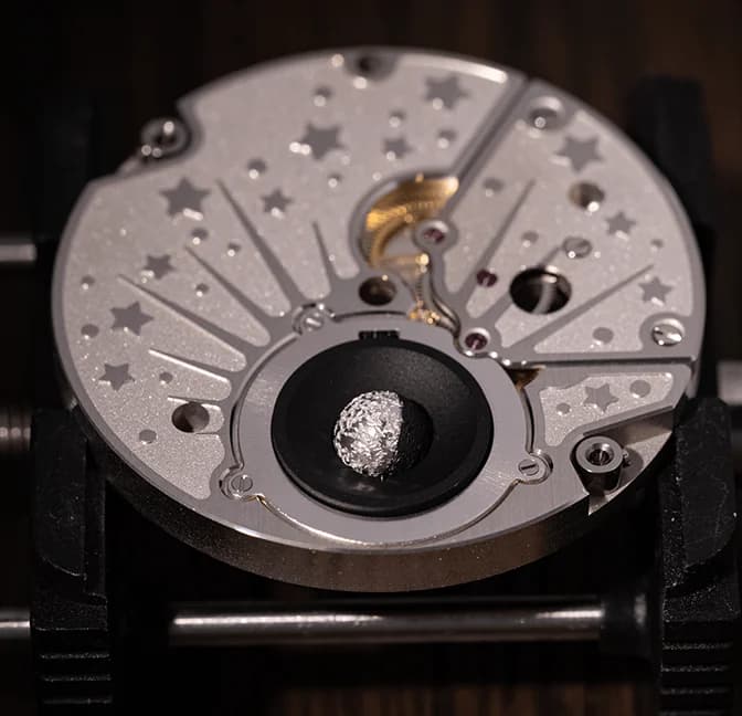 Real Moon Joure Guilloché White White Gold, detail 5