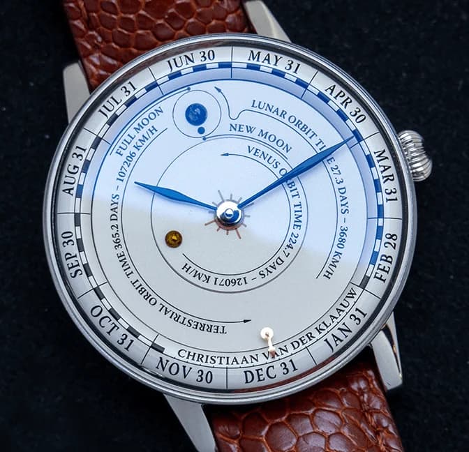 Venus Annual Calendar in stainless steel, detail
